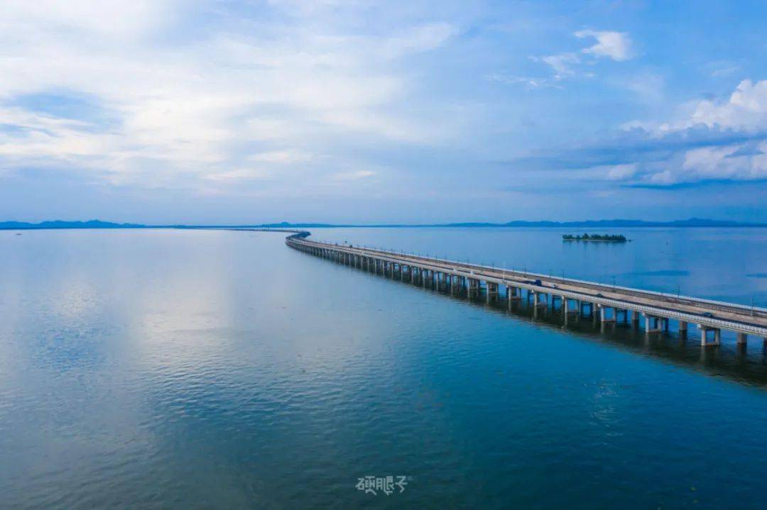 石臼湖位于南京高淳,溧水和马鞍山当涂,博望的交界处,是天然的淡水湖
