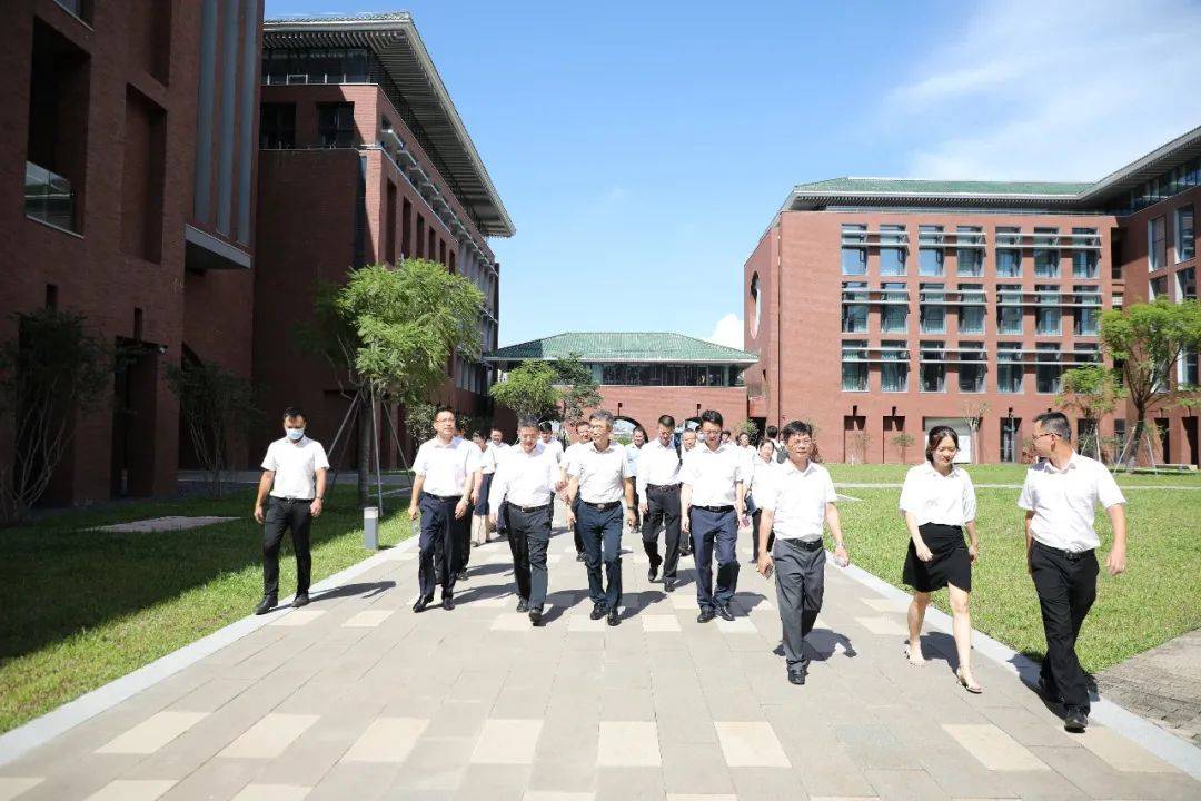 组考察智能监控中心素材来源 广州分公司作者 编辑 许仲毅审核