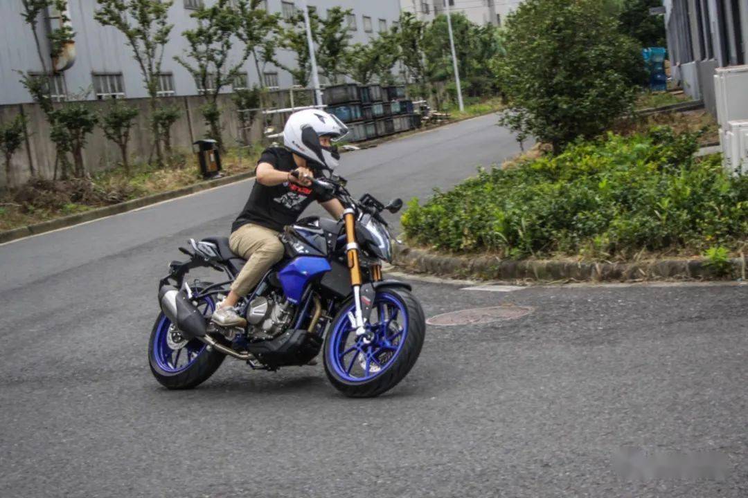 机车摩托车品牌及价格 1万左右 e98033e40c8d438ca98a415bd6e9c860.jpeg