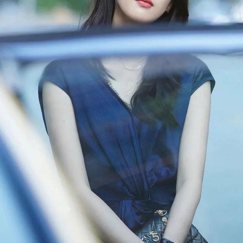 真丝|《三十而已》的顾佳，穿搭绝了！