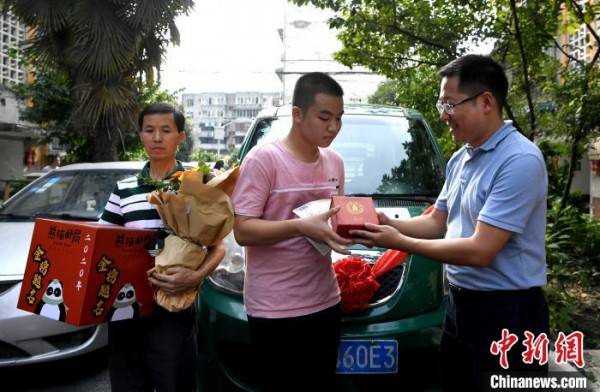 安源|四川发出2020年首封高考录取通知书