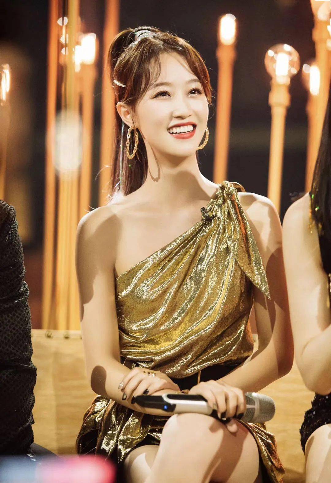 姐姐|乘风破浪的姐姐同款耳饰，好看又不贵，请给我来一打！?