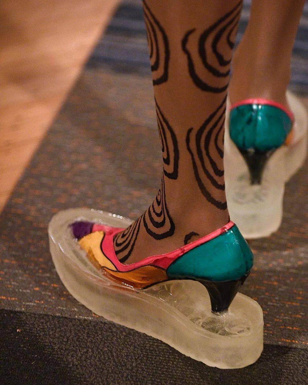 废物|鞋子变花篮，煎蛋做胸衣，他们把“废物”利用玩出了新花样，老改造届设计师了！