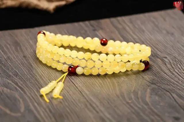 颜色|晒黑了怎么办？想要快速变白,这么戴珠宝就对了!