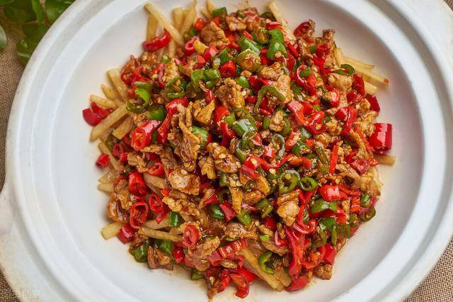 味道|农家小炒肉，味道鲜香叫醒夏天不爱吃饭的胃老厨师教你做