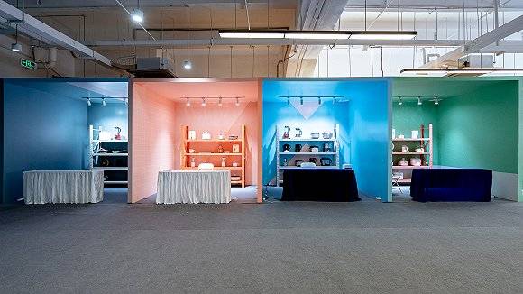 美的|自建直播间、加码自动化制造，52岁的美的要如何变成一家科技公司？