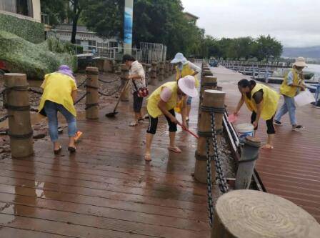 邛海|西昌泸山发生泥石流 无人员伤亡，正进行道路清淤