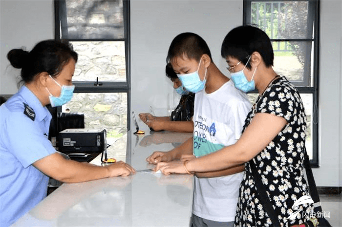 威海荣|@威海荣成中小学生 公交学生卡该年审了 截止到8月底