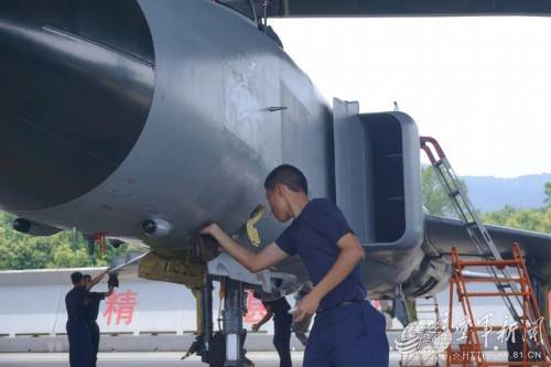 机务|一个月，看机务新兵如何披荆斩棘！