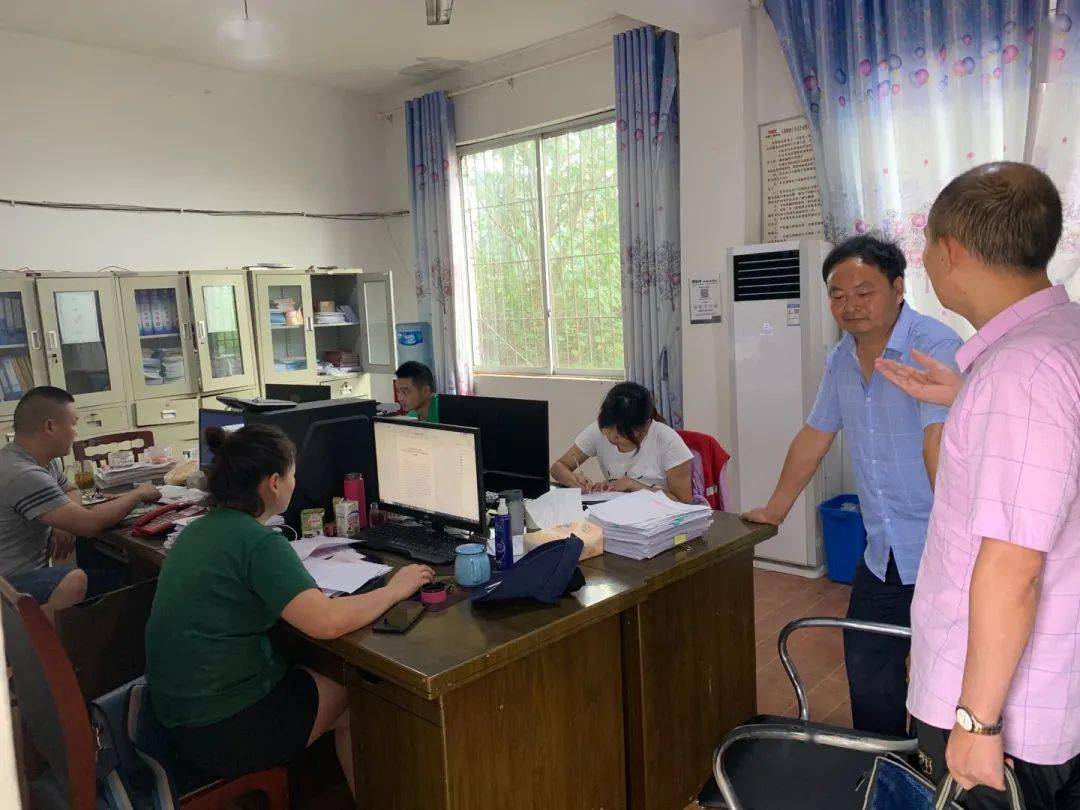 贵坪镇人口_鹤庆黄坪镇人口
