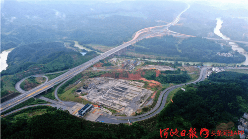 位于巴马瑶族自治县县城西北附近 地处河百高速,盘阳河景区, 巴马城乡