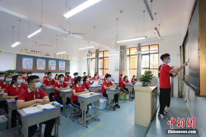 防控|教育部：中高风险地区学生教职工返校需一周内核酸报告
