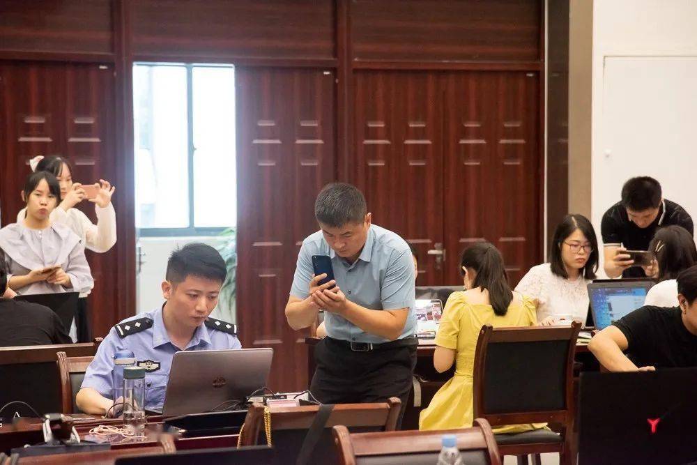 “开云体育”
省司法厅举行全省司法行政系统新媒体创作大赛(图5) “开云体育”
省司法厅举行全省司法行政系统新媒体创作大赛(图5)