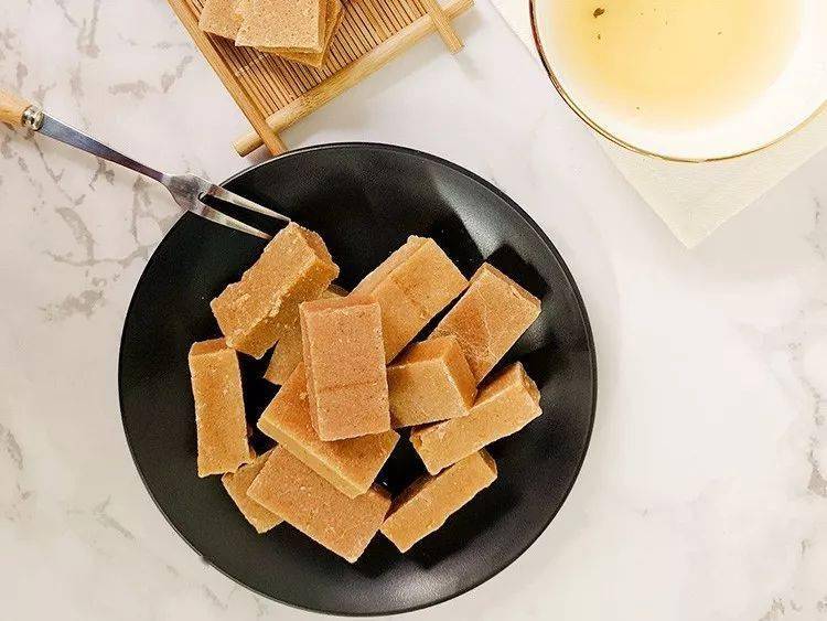 老少|零添加，酸甜适口，全家老少都爱吃的美味零食！天然山楂怡块