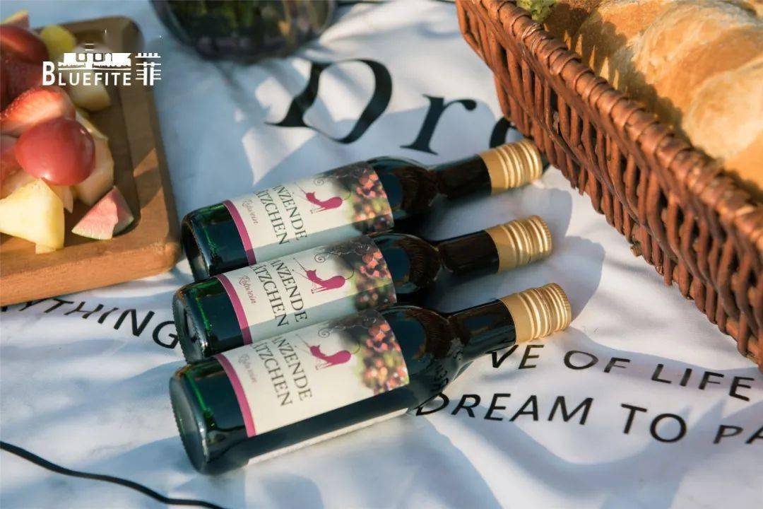 反应|蓝菲红酒小课堂︱开瓶后的红酒能放几天？