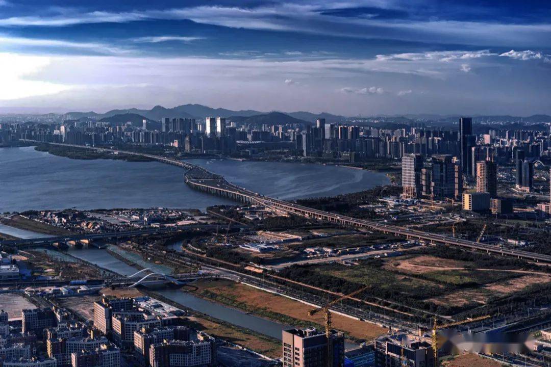 世界看前海摄影邀请赛敢于领跑活力澎湃在这里感受新城脉搏
