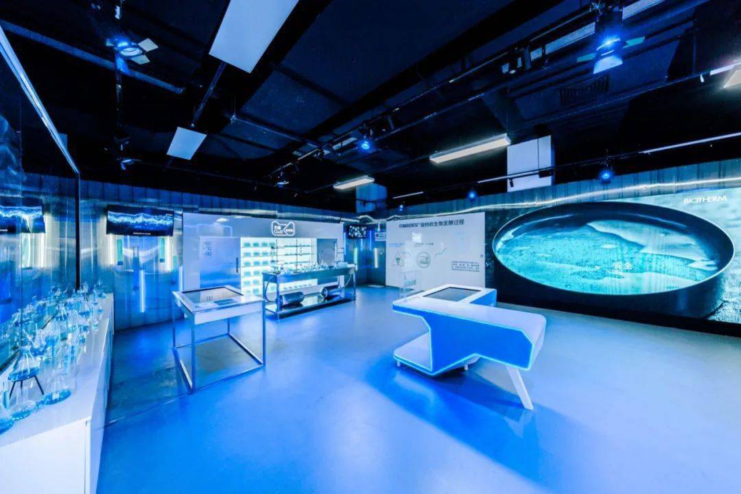 密室|和G.E.M.邓紫棋玩密室有意思，被她安利的小蓝瓶更有意思！