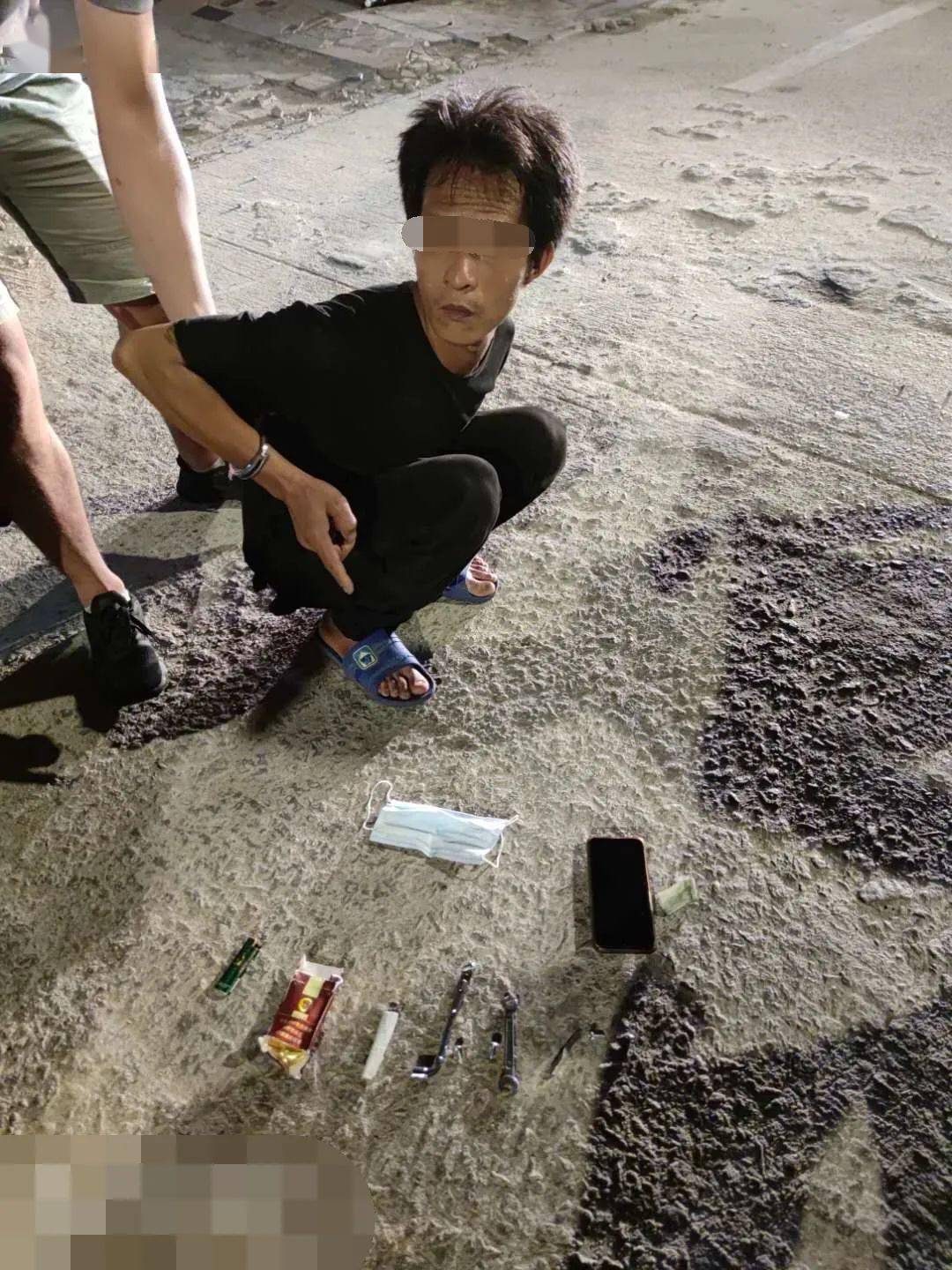 吴川警方抓获一名涉嫌盗窃电动车的男子.