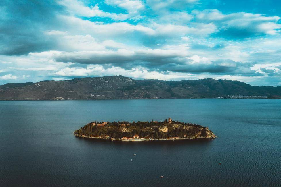 暑期旅游必去地,来抚仙湖的这个地方绝对不会后悔