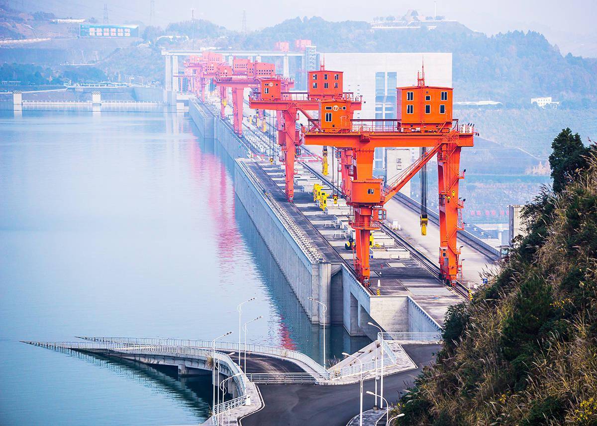 基建占据经济总量_经济