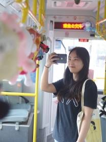 唐鹏程|长沙公交车挂满玩偶成网红 司机是抓娃娃达人