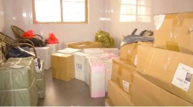 每粒|880元的微商减肥产品含禁药 每粒成本只有七八毛钱