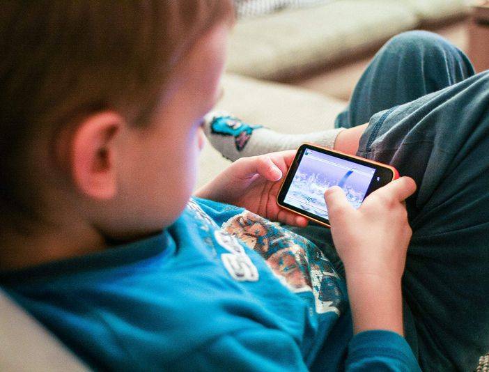 游戏|“蒂花之秀”跨界手游，名臣健康能否借高溢价并购突围？