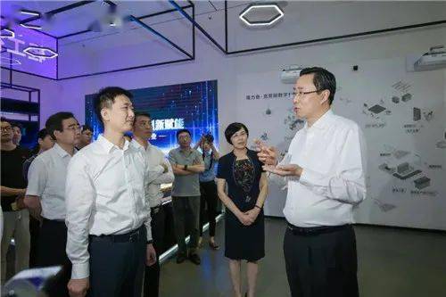 隆力奇打造全球日化行业数字化智慧工厂_手机搜狐网