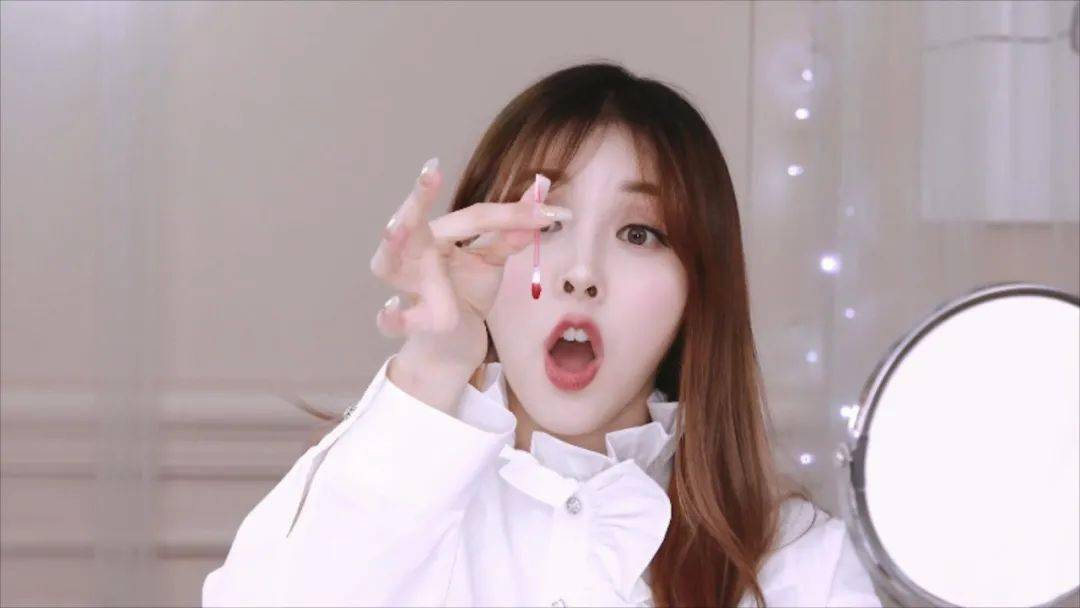 化妆|拔草预警! 网红化妆神器大测评, 最后一个惊呆我......