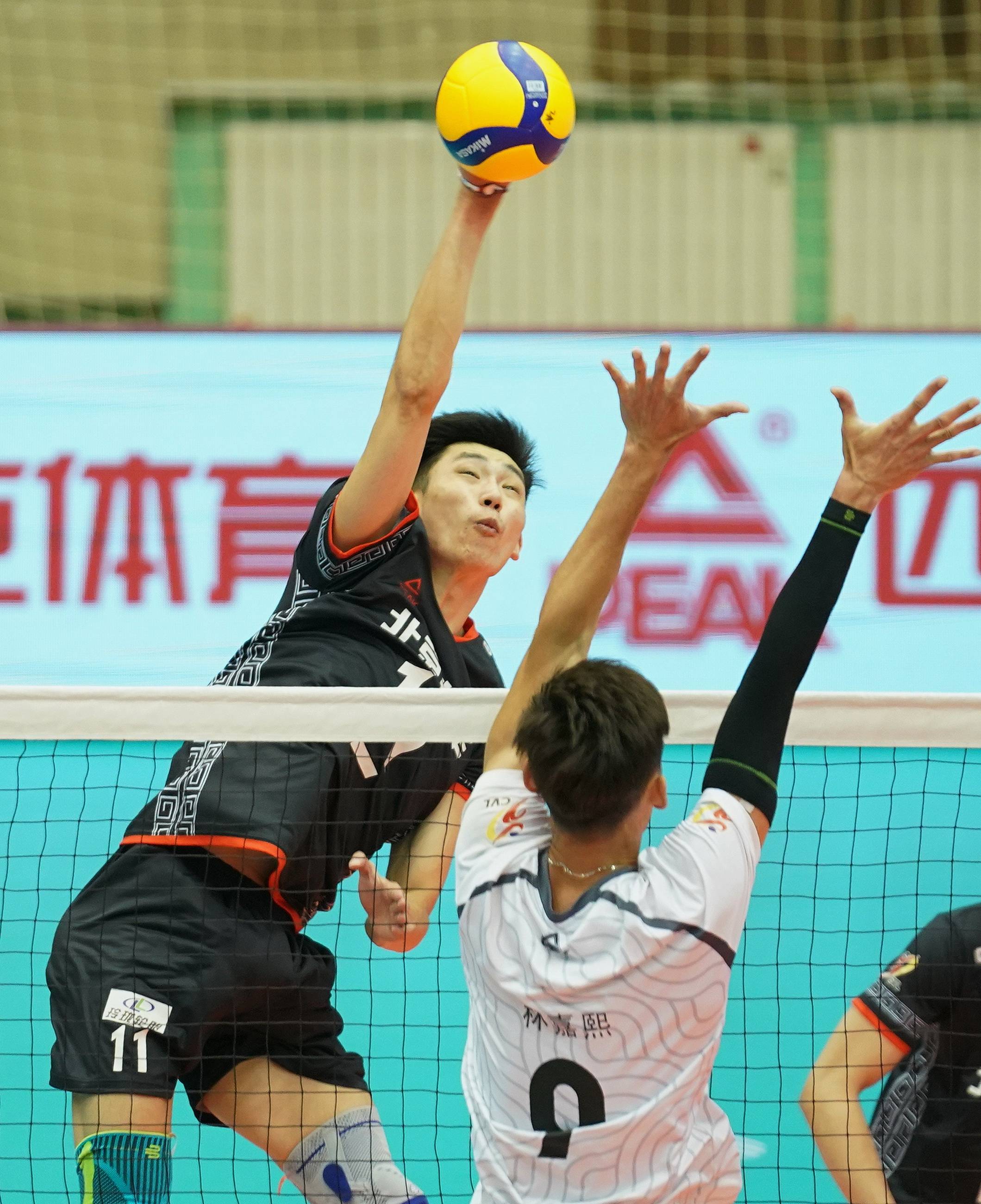 汽车队|排球——男排超级联赛：北京胜广东