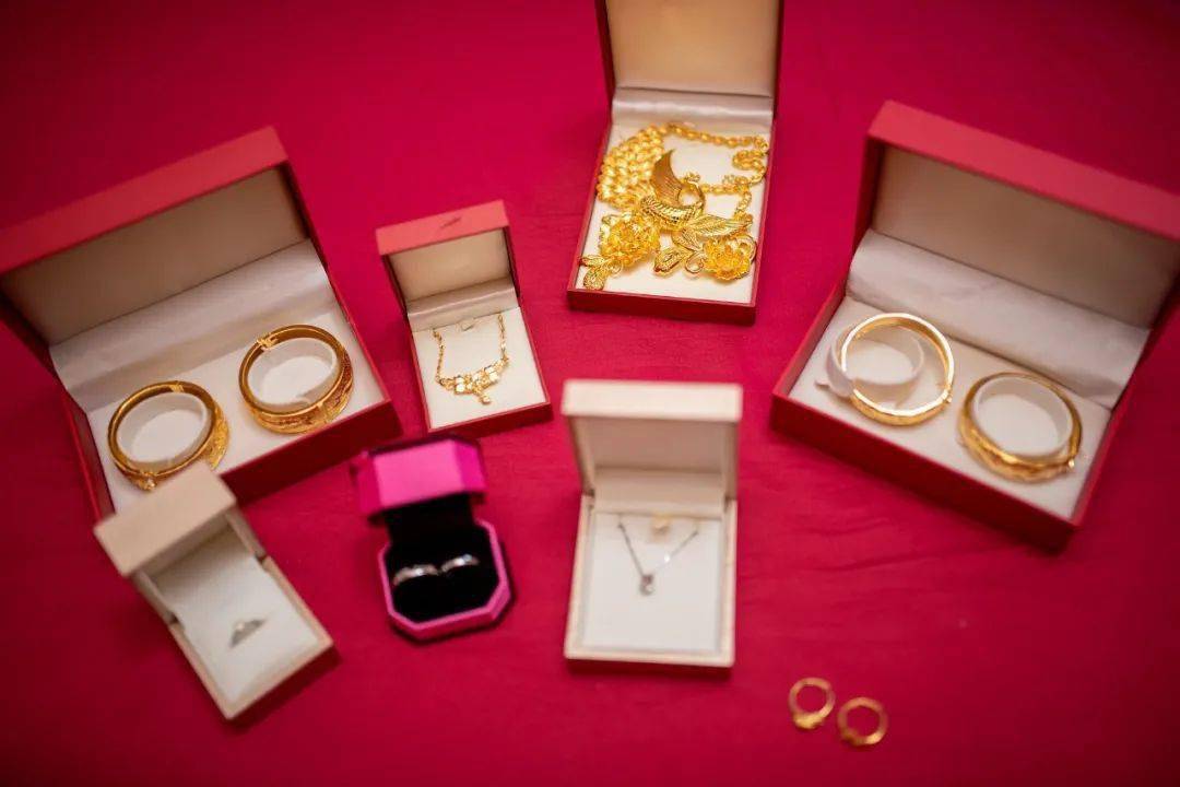 生活|【万德隆珠宝】七夕珠宝特辑丨宠爱加倍，做ZUI闪耀的自己！