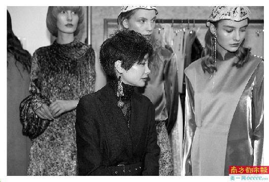 赵卉洲|曾为中国设计不被国际认可沮丧 将剪纸刺绣融入展示东方神韵