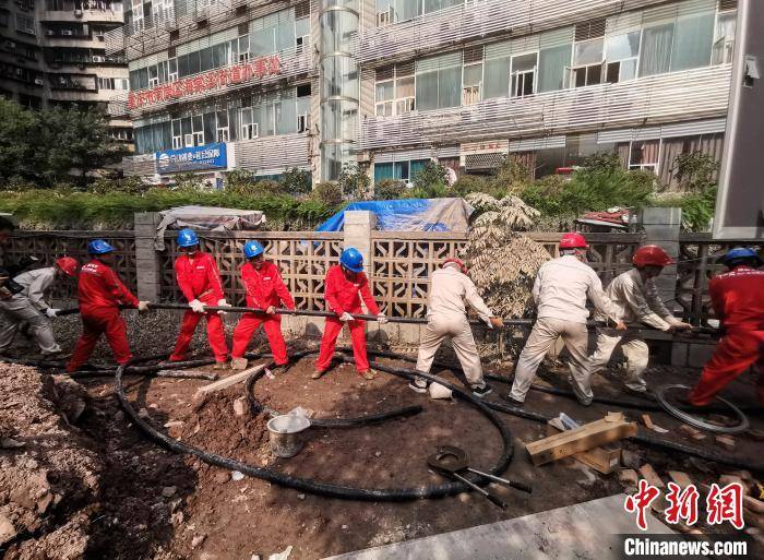 滨路|经过31小时连续抢修 重庆南滨路沿线1.3万余户居民恢复供电