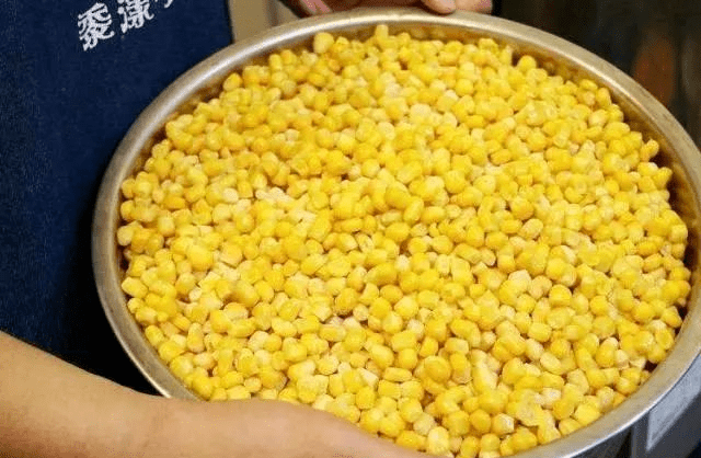 玉米粒|却是鲤鱼草鱼的最爱，看见就追着咬！这款玉米饵的做法虽然复杂