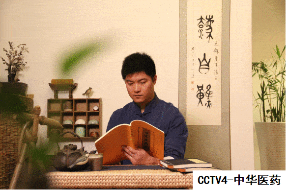 养生|38岁拿下彭于晏，6分长相却凭素颜艳压全场：懂的人知道，人家年轻的秘密都在这……