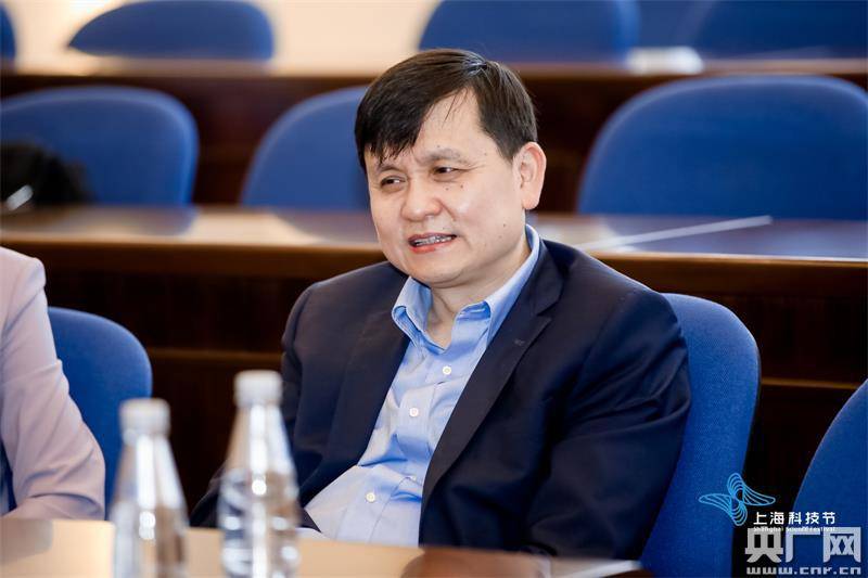 钟鸣和|2020年上海科技节开幕 张文宏、钟鸣和明日科技之星等走上红毯！