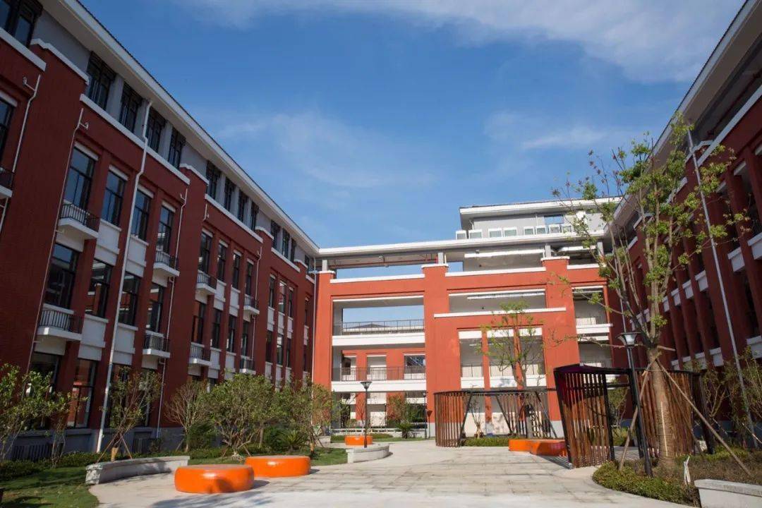 直击开学前浙师大慈溪附属实验学校第一现场