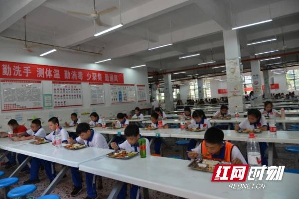 教育|三招“开学宝典”应对“防疫+高温”双重考验