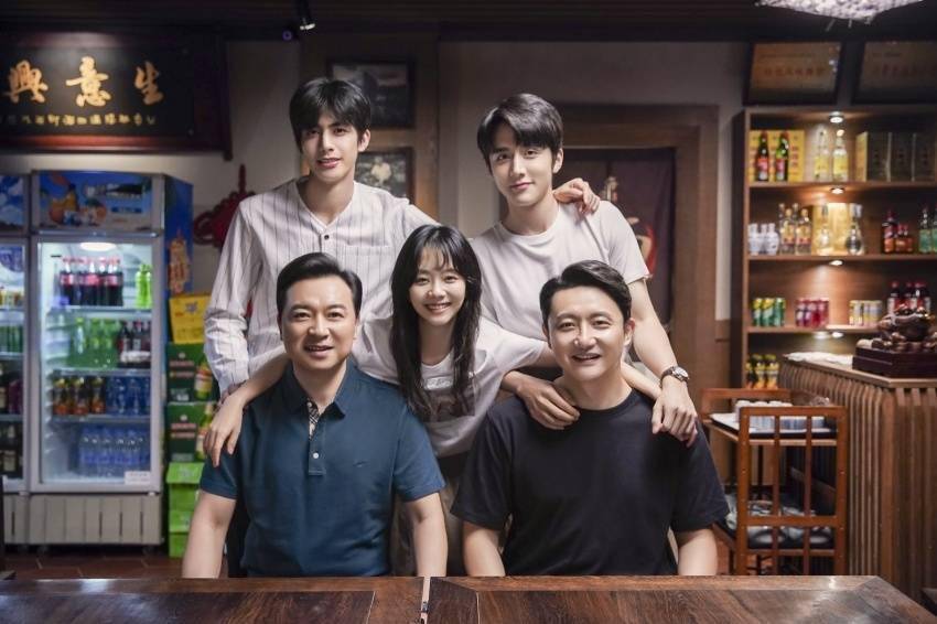 海潮|电视剧《以家人之名》热播 暖心“李爸”涂松岩实力演技征服观众