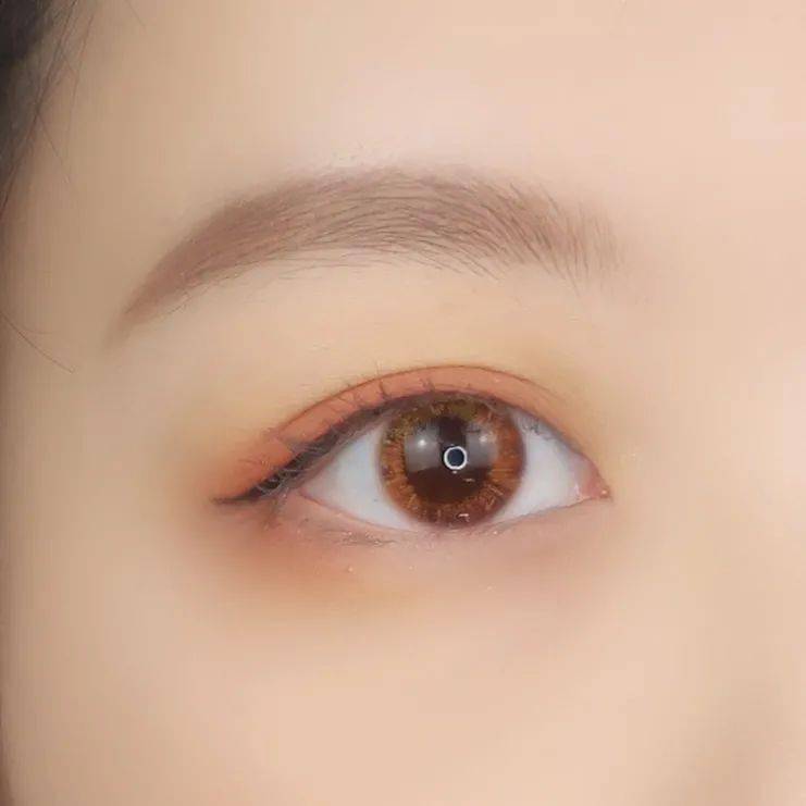 眼影|眼睛好看的女生,都比你多做了这一步!