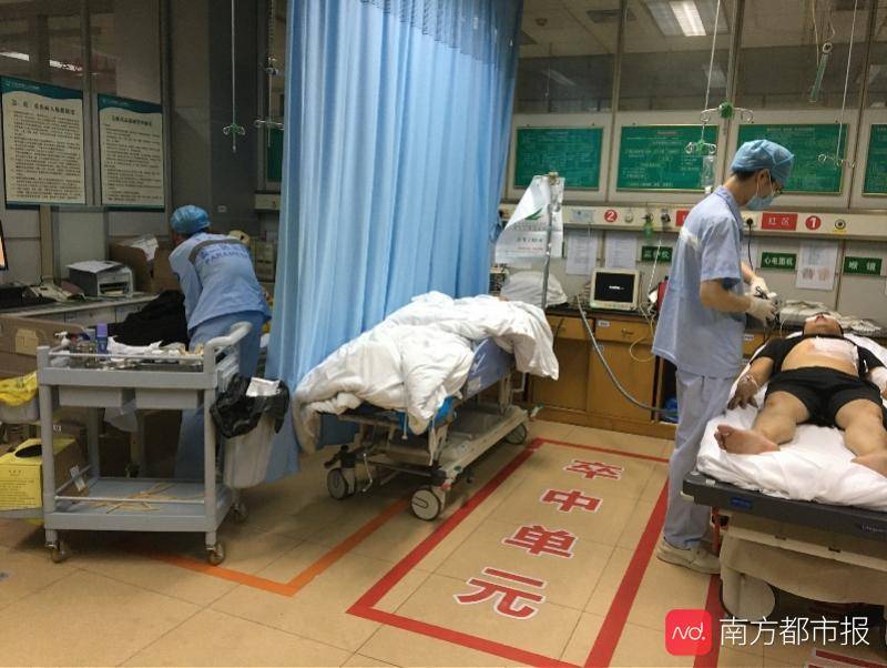 雷电|雷击突出物，打伞、高空作业都很“突出“两男子因雷击进急诊