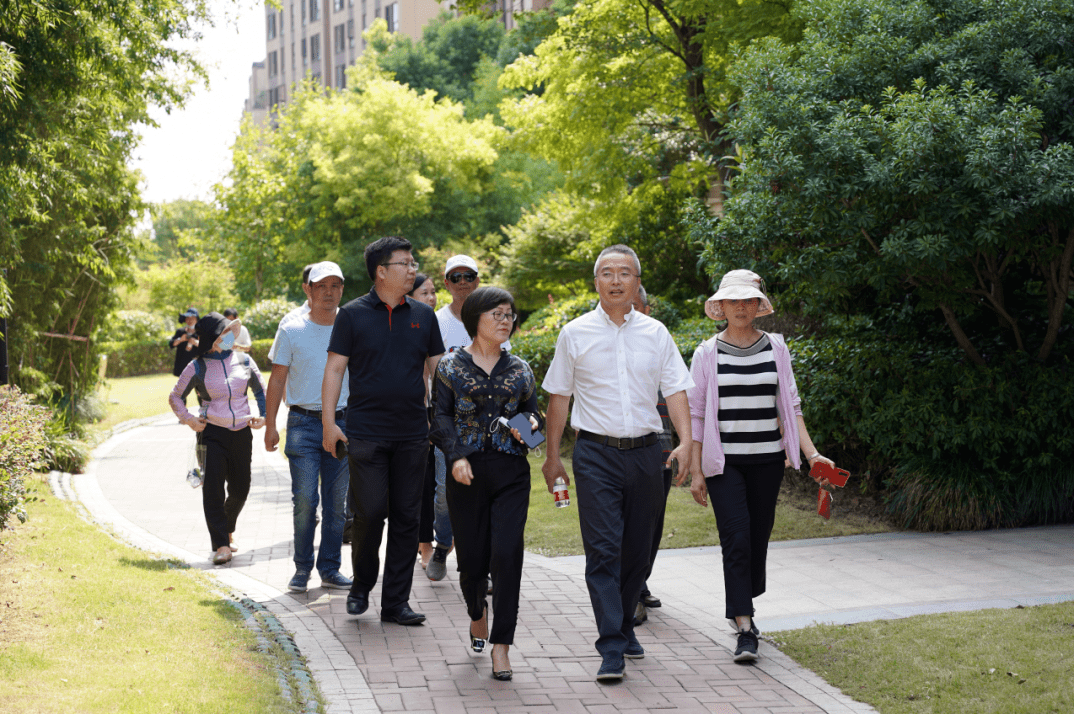 副区长彭一浩来重固督查全国文明城区创建工作_手机搜狐网