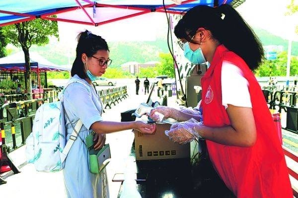 工作|贵安新区丨大学城学生陆续返校