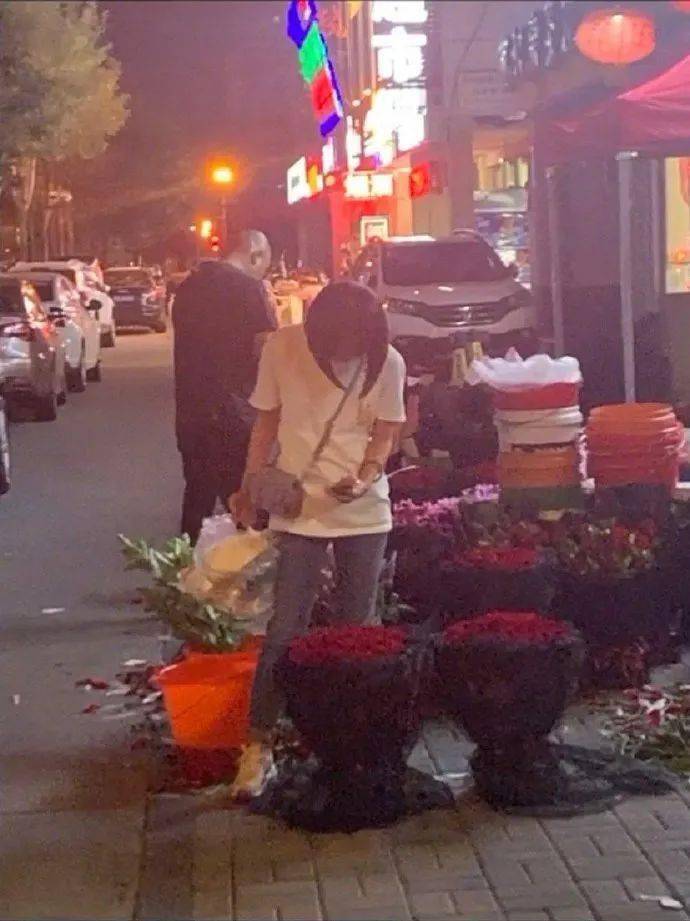 源泉|“富婆都是怎样谈恋爱的？”萧亚轩这波操作，太太太野了！