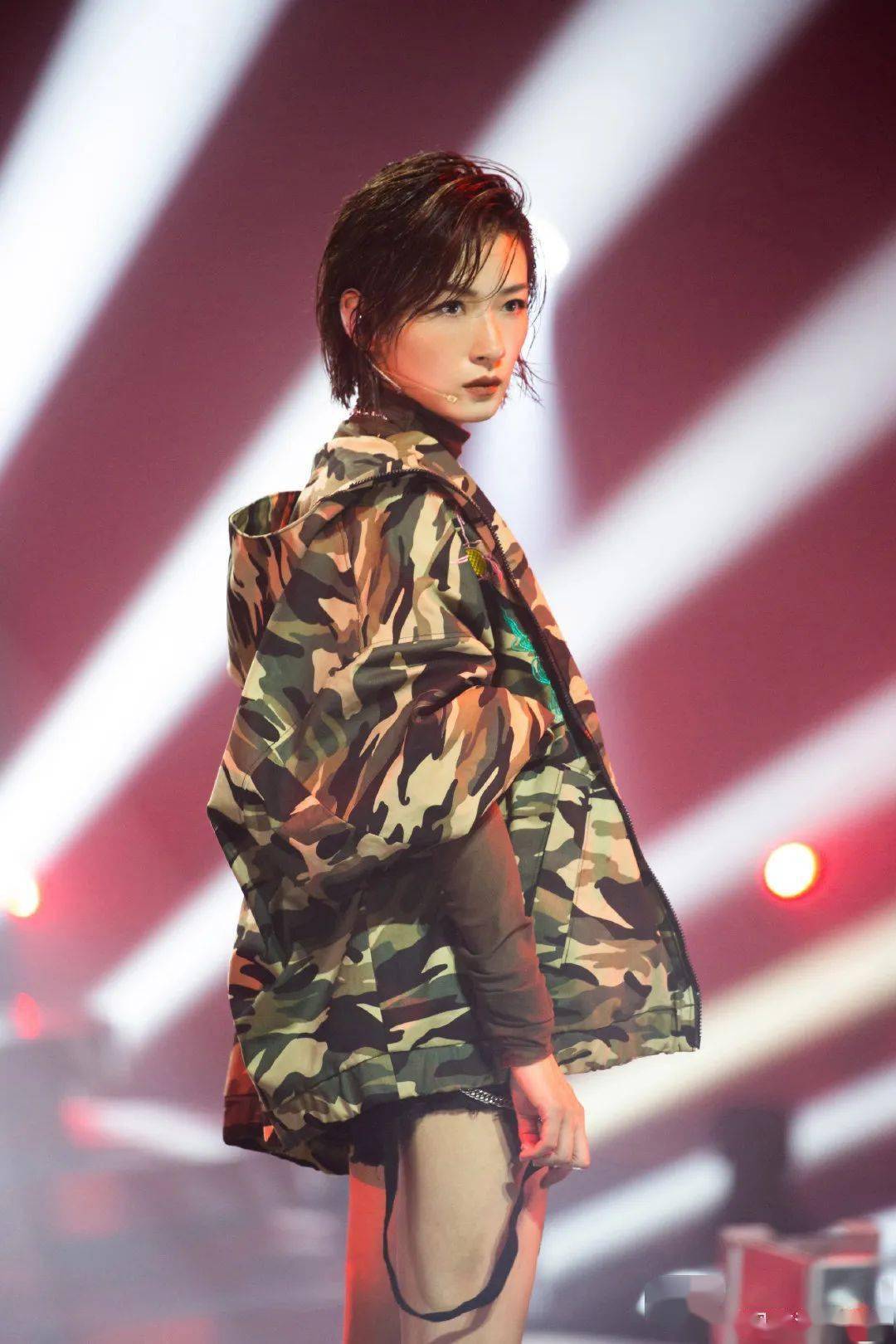 许佳琪|每刻美丨撩人湿发 又美又飒！