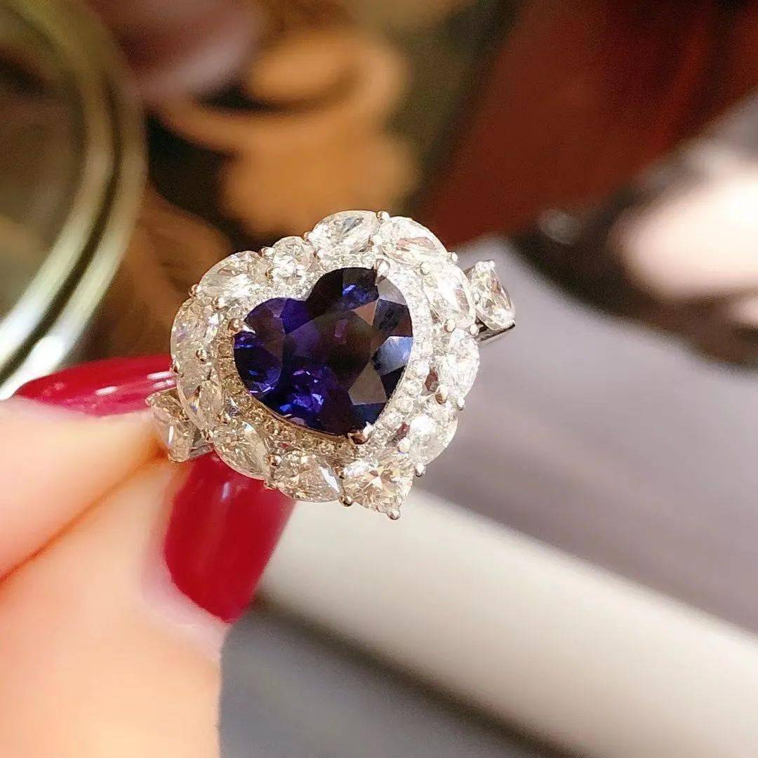 珠宝|红宝石为什么备受瞩目，用美貌迷惑人间的红宝石！