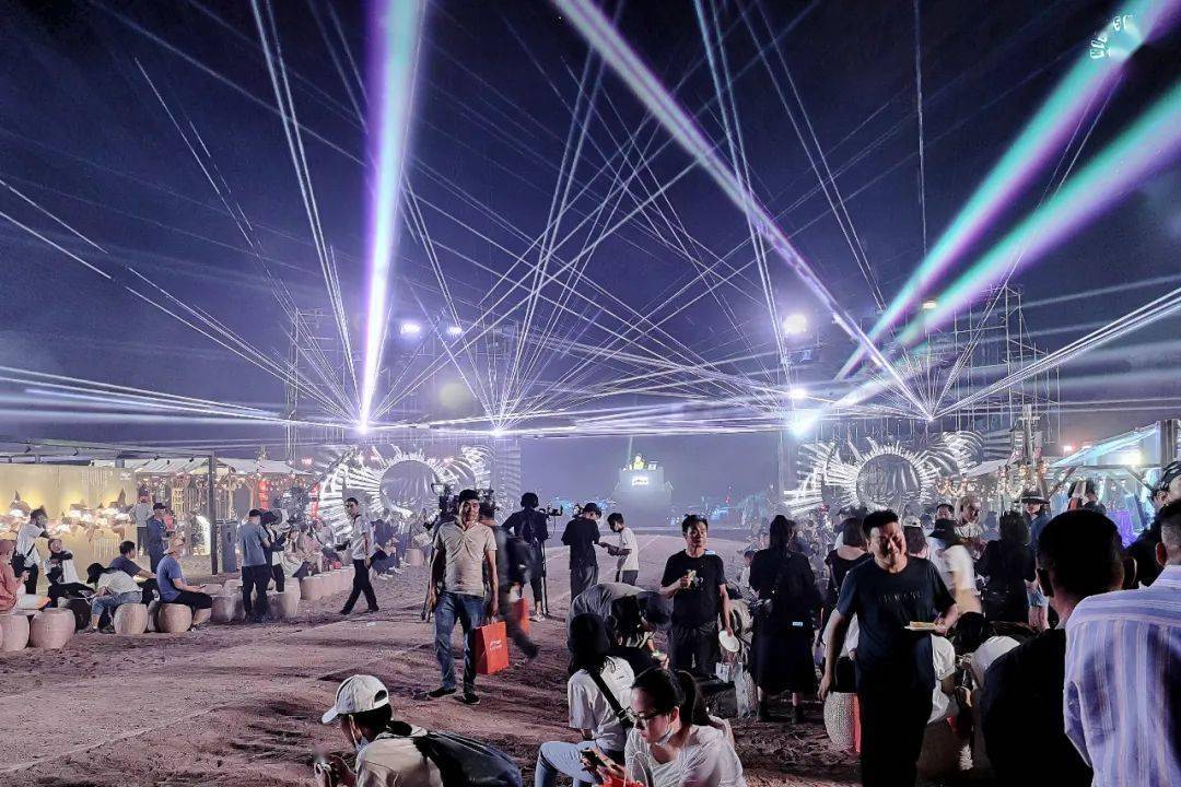 李宁|李宁品牌这次在敦煌砸钱办秀，你听到响了嘛？