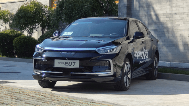 销量|补贴滑坡+销量大减，北汽蓝谷卖车半年倒亏18.63亿