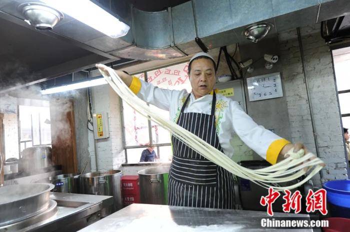 兰州|原来真的有“牛肉面大学”！还有留学生呢！