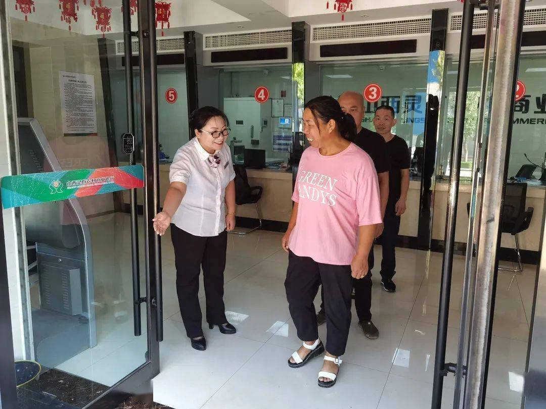 临湘农商行百起借款纠纷案件的背后：银行包袱沉